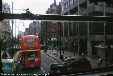 London City - Traffic in Oxford Street
