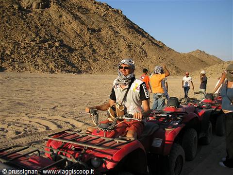 quad nel deserto