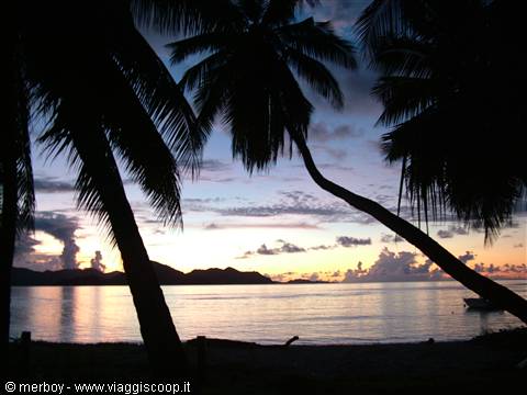 La Digue - Tramonto su Praslin
