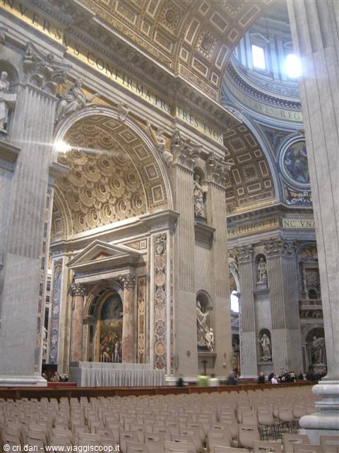 All'interno della Basilica di San Pietro