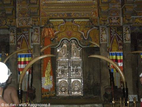 Kandy - tempio dov’è conservato il dente del Buddha