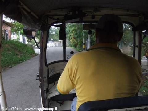tuk-tuk