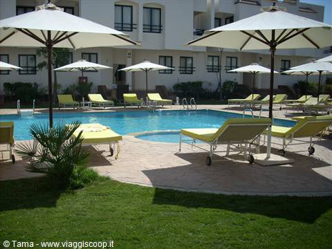 La piscina dell'hotel