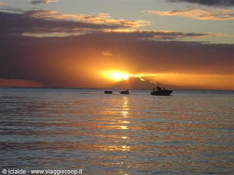 Tramonto a Trou aux Biches