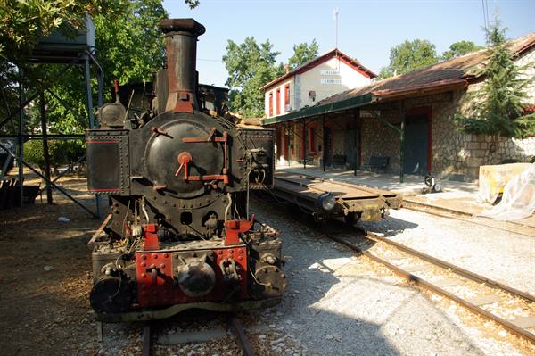 Vecchia locomotiva della linea Diakoto Kalavrita