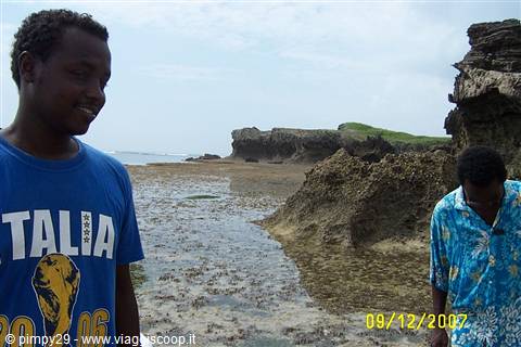 Kassim il miglior beach boy ( sinistra)