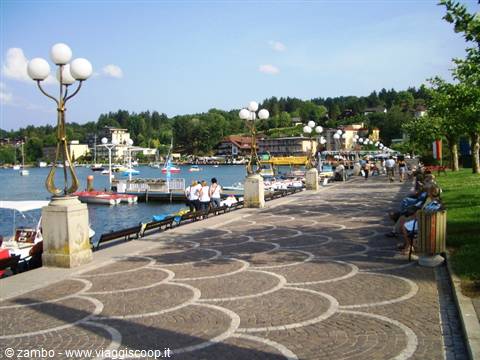 Passeggiata sul lungo lago