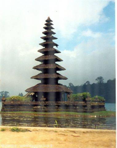 Pagoda lago Bratan