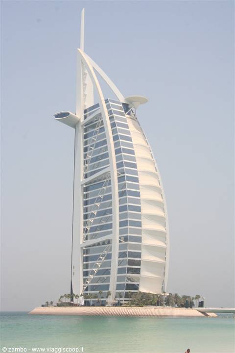 Burj al Arab dalla spiaggia
