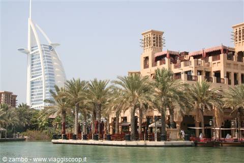 "Crociera" attorno al Medinat Jumeirah