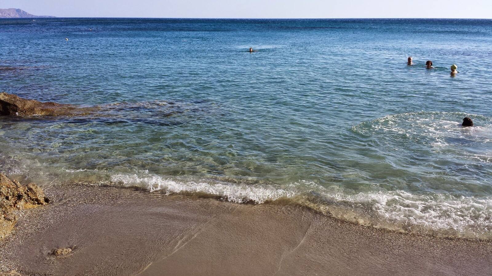 Un tuffo nelle acque cristalline, puro relax mediterraneo.