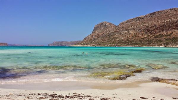 Balneata nelle acque turchesi di Balos, sotto il sole di Creta.
