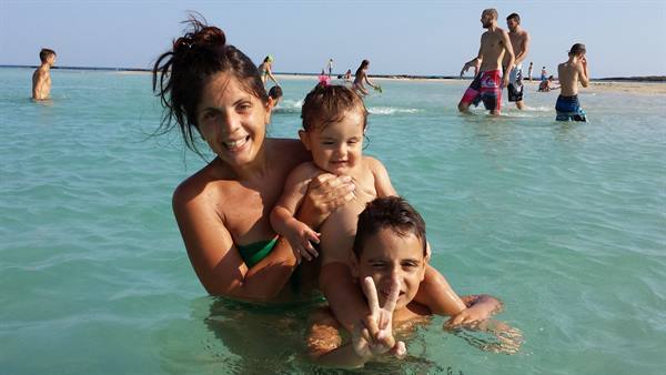 Un pomeriggio di risate e giochi nell'acqua turchese, puro relax!