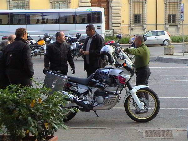 la vecchia Africa Twin di Oreste