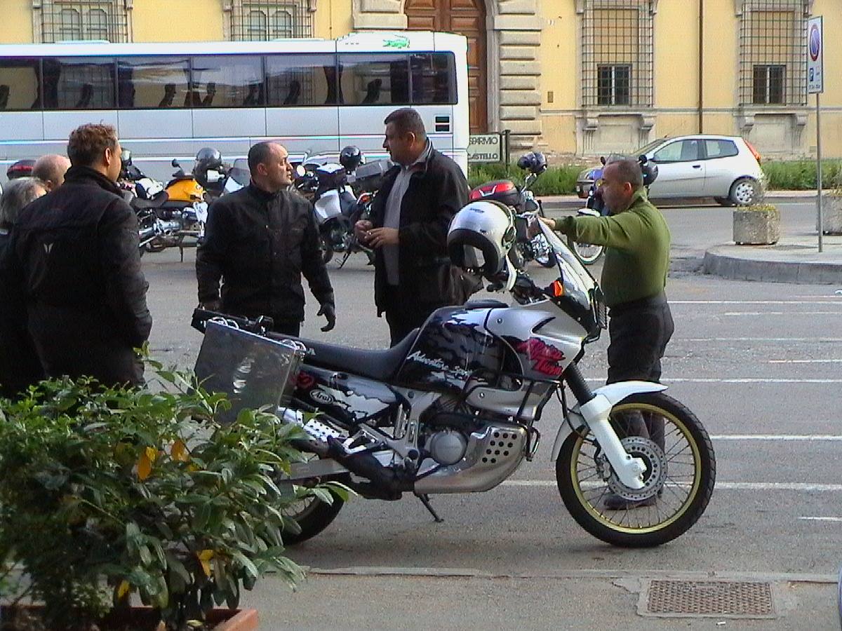 la vecchia Africa Twin di Oreste