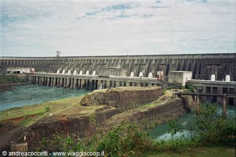 diga Itaipù - rio Paranà, Brasile