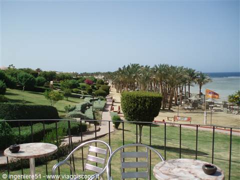 la spiaggia del villaggio