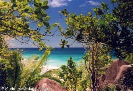 La Digue - sul sentiero tra Grande Anse e Petite Anse