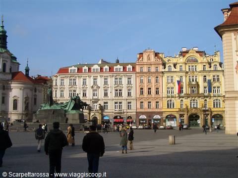 Piazza dell'orologio 1