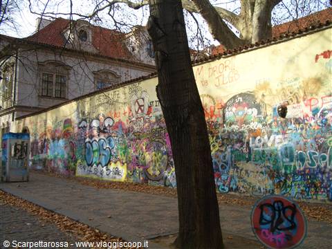 Il muro di John Lennon