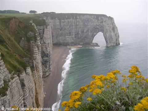 SCORCIO DI UN TRATTO DI SCOGLIERA PRESSO ETRETAT (ALTA NORMANDIA)