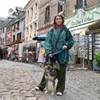 A SPASSO CON LUCKY LUNGO LE VIE DI HONFLEUR (BASSA NORMANDIA) FRANCIA 