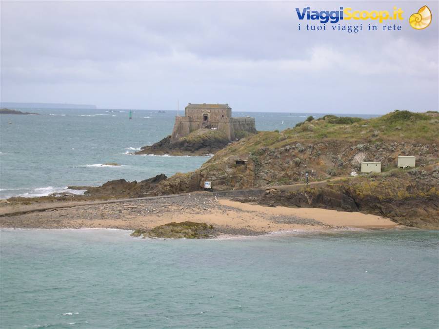 FORTEZZE DAVANTI A ST. MALO (BRETAGNA)