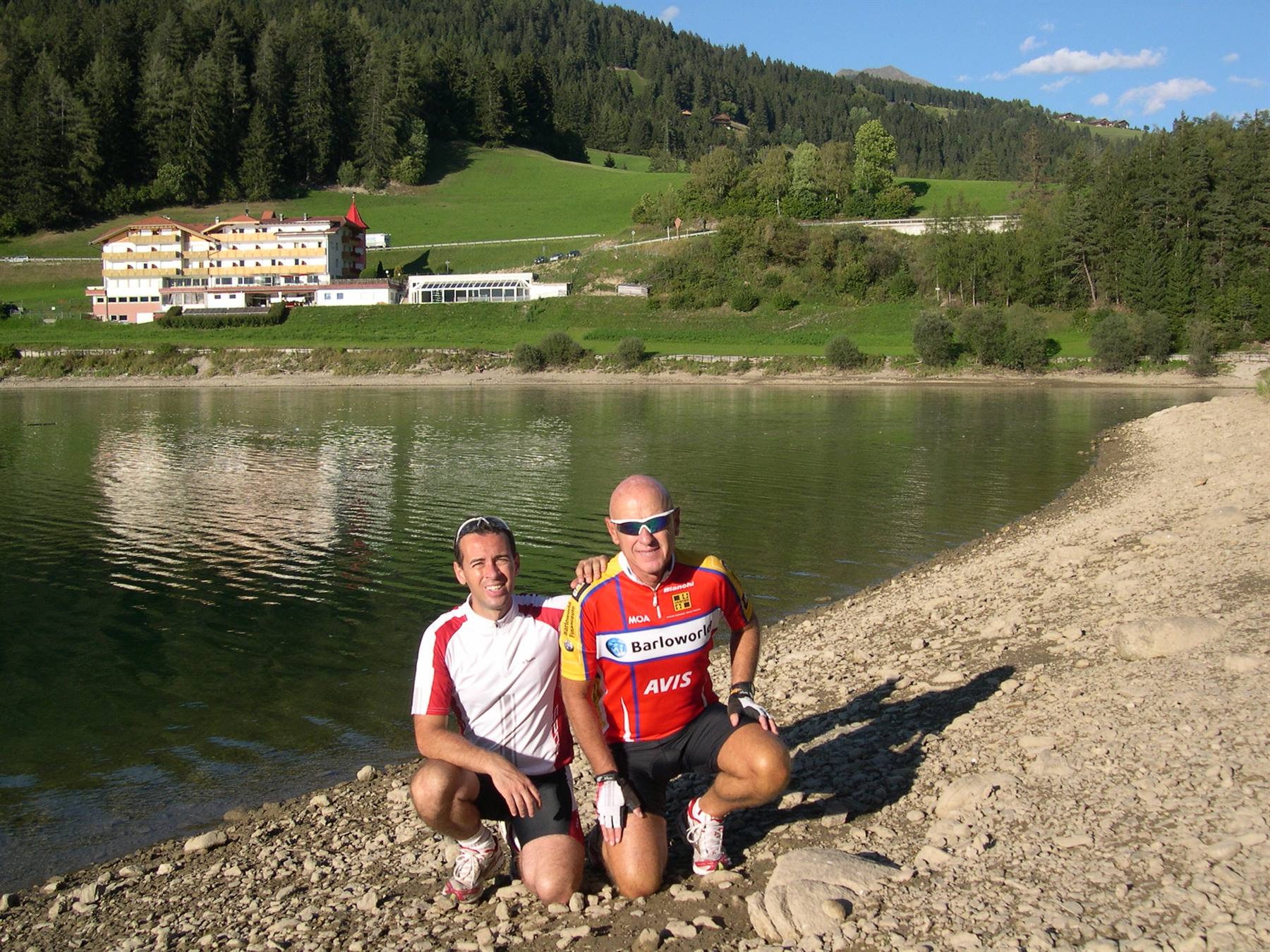 I MITICI BIKER SULLE RIVE DEL LAGO DI VALDAORA