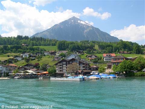 PAESAGGI MOZZAFIATO DAL LAGO THUNERSEE