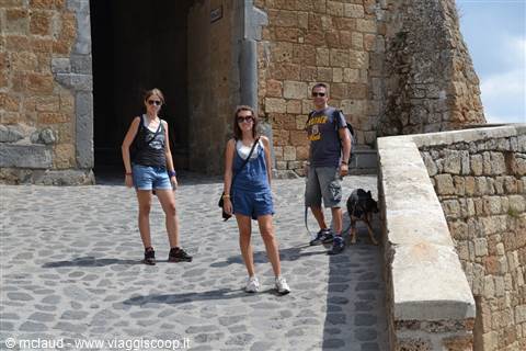 LA PORTA DI ENTRATA DI CIVITA