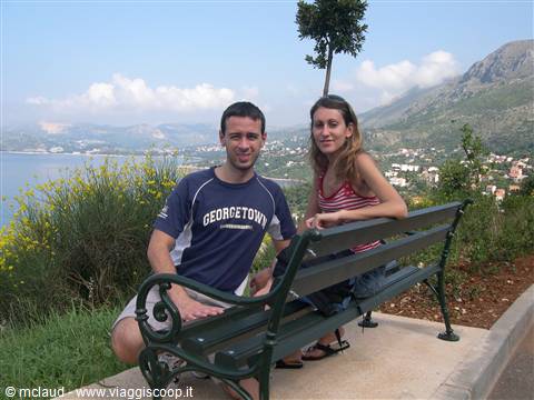 UNO STOP LUNGO LA STRADA PER GODERCI IL PANORAMA . . .