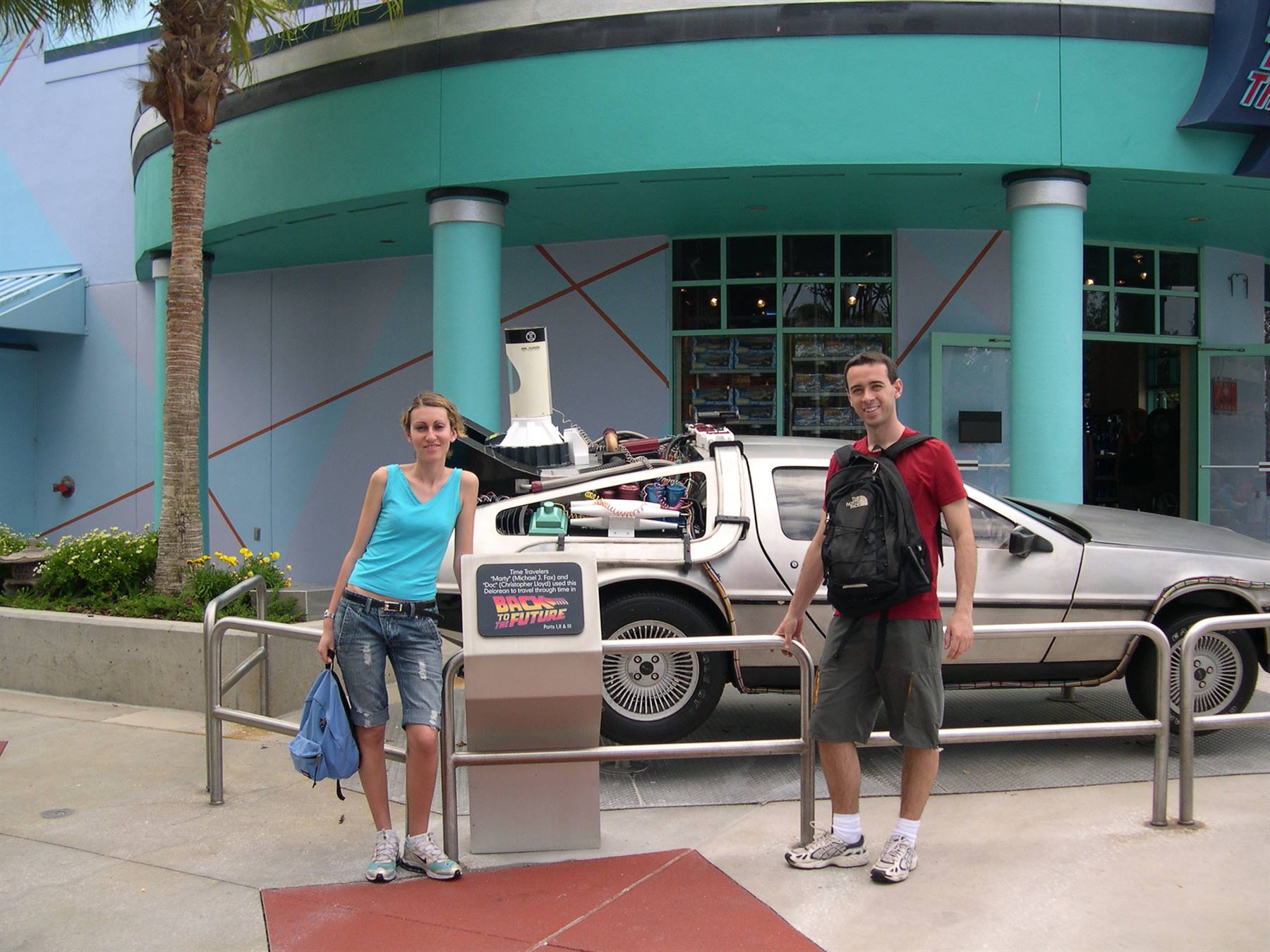 NOI CON LA MITICA DELOREAN DI MARTY McFLY