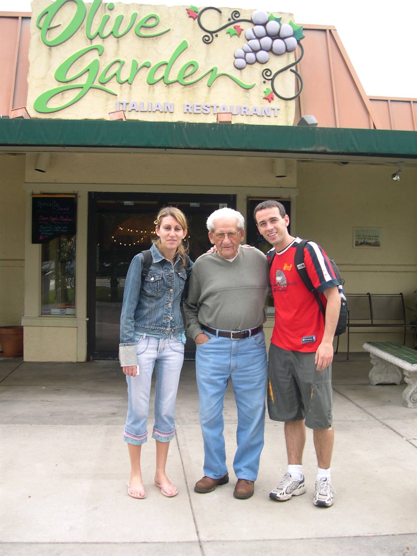 OSPITI DI ZIO VINCENZO ALL' OLIVE GARDEN ITALIAN RESTAURANT