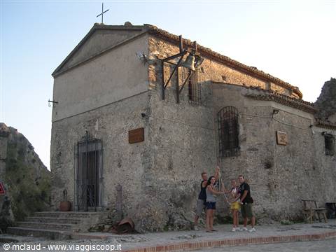 LA CHIESA DEL BORGO ED I SUOI CAMPANARI