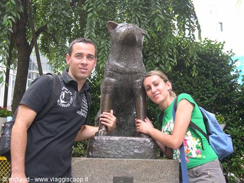 NOI DUE CON IL CAGNOLINO HACHINKO