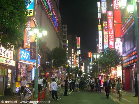 SHINJUKU DI NOTTE