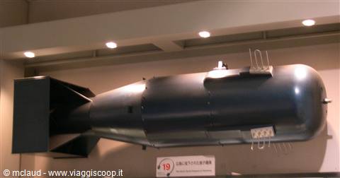 RIPRODUZIONE DELLA BOMBA ATOMICA SGANCIATA SULLA CITTA' NEL 1945