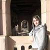 VALENTINA AFFACCIATA AGLI ARCHI DELLA MOSCHEA OMAN 