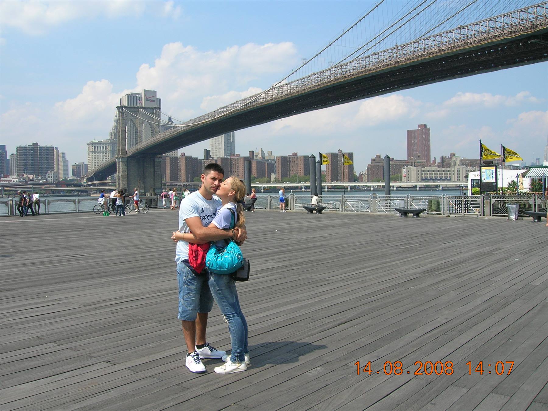 SOTTO IL PONTE DI BROOKLIN