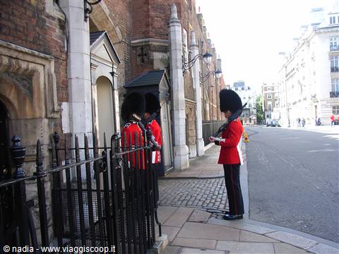 CAMBIO DELLA GUARDIA