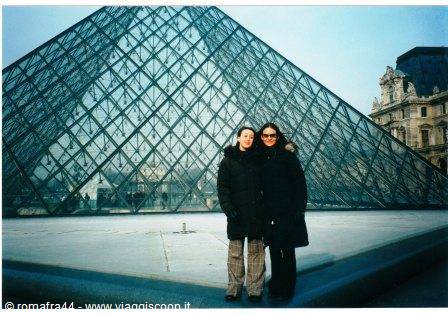 La piramide del Louvre