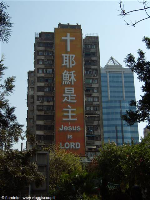 I Cristiani (il 10% della popolazione) ci tengono a farsi notare...