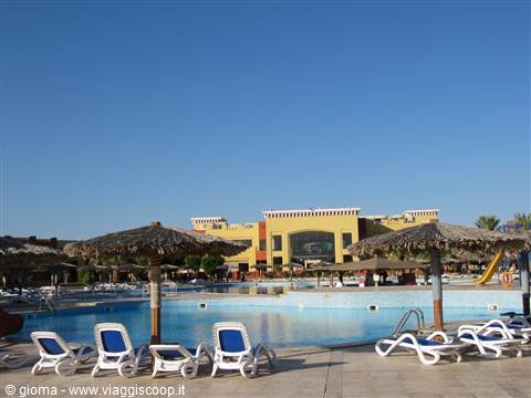 1-Reception, ristorante e piscina n. 1