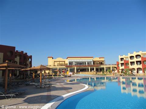 3 - piscina, ristorante e reception n. 2