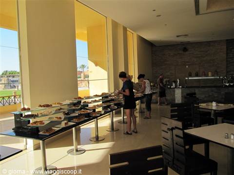 7 - Ristorante n. 2 banco dolci della colazione