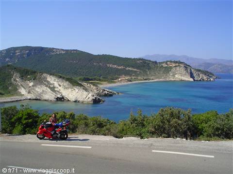 A STRAPIOMBO SUL MARE