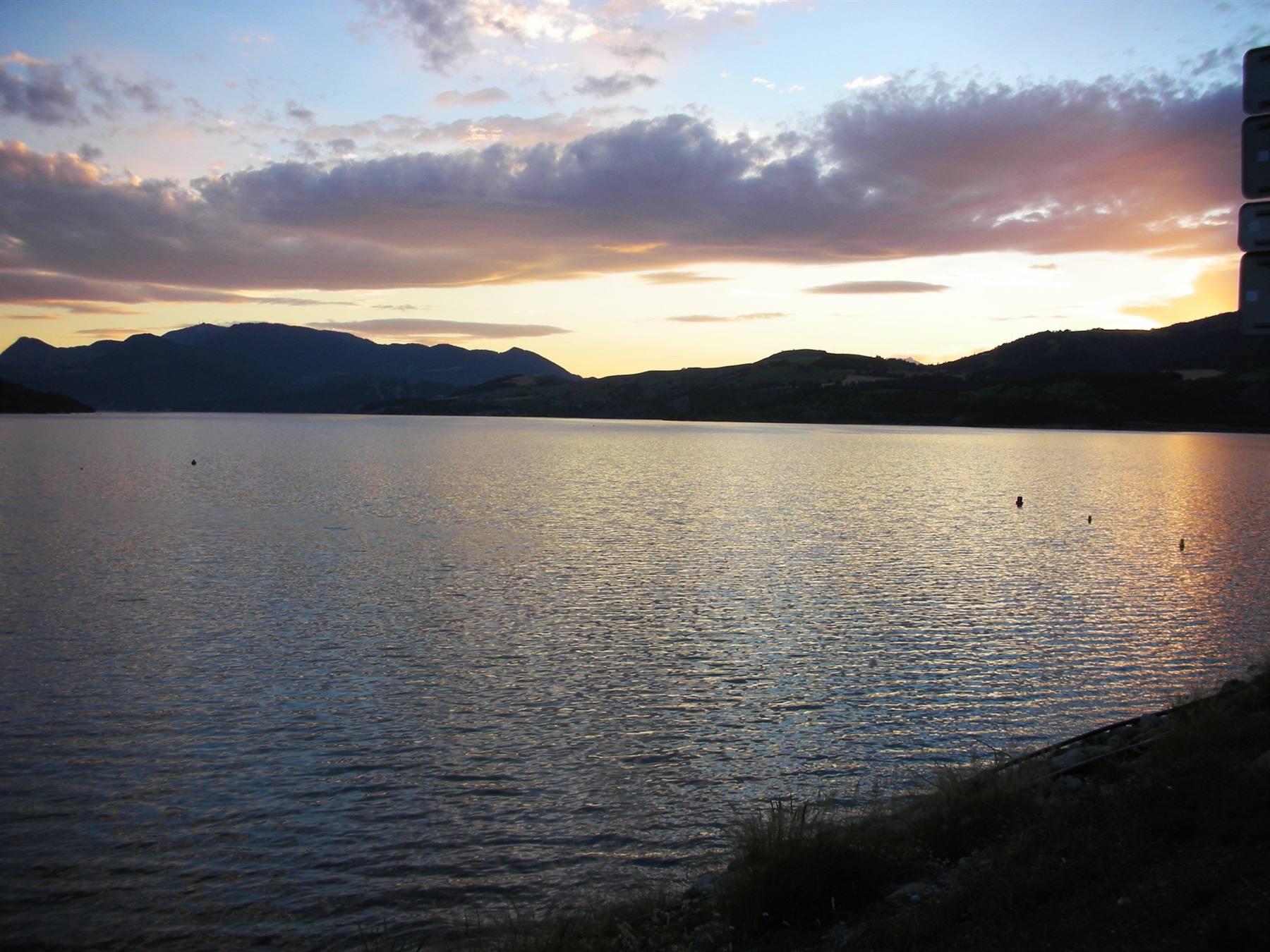 tramonto sul lago