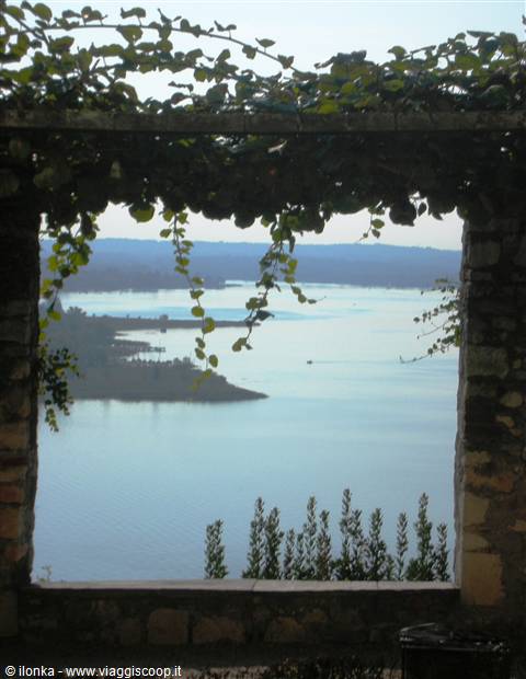 veduta del lago dalla rocca
