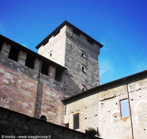 la rocca dal cortile interno