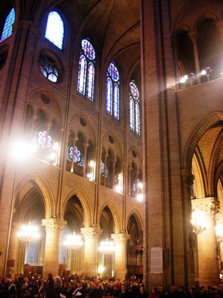 interno di notre dame